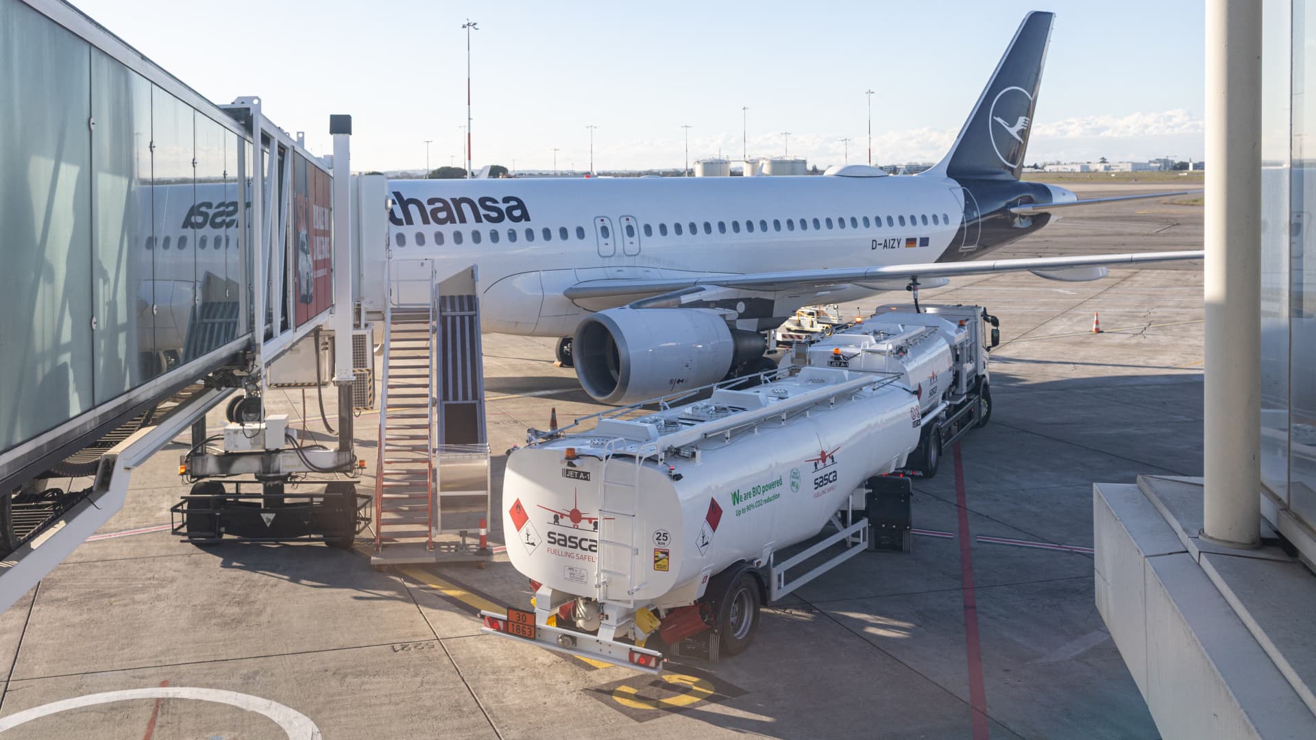 Jet fuel supply concerns grow as war on Iran drags on, airlines cut flights