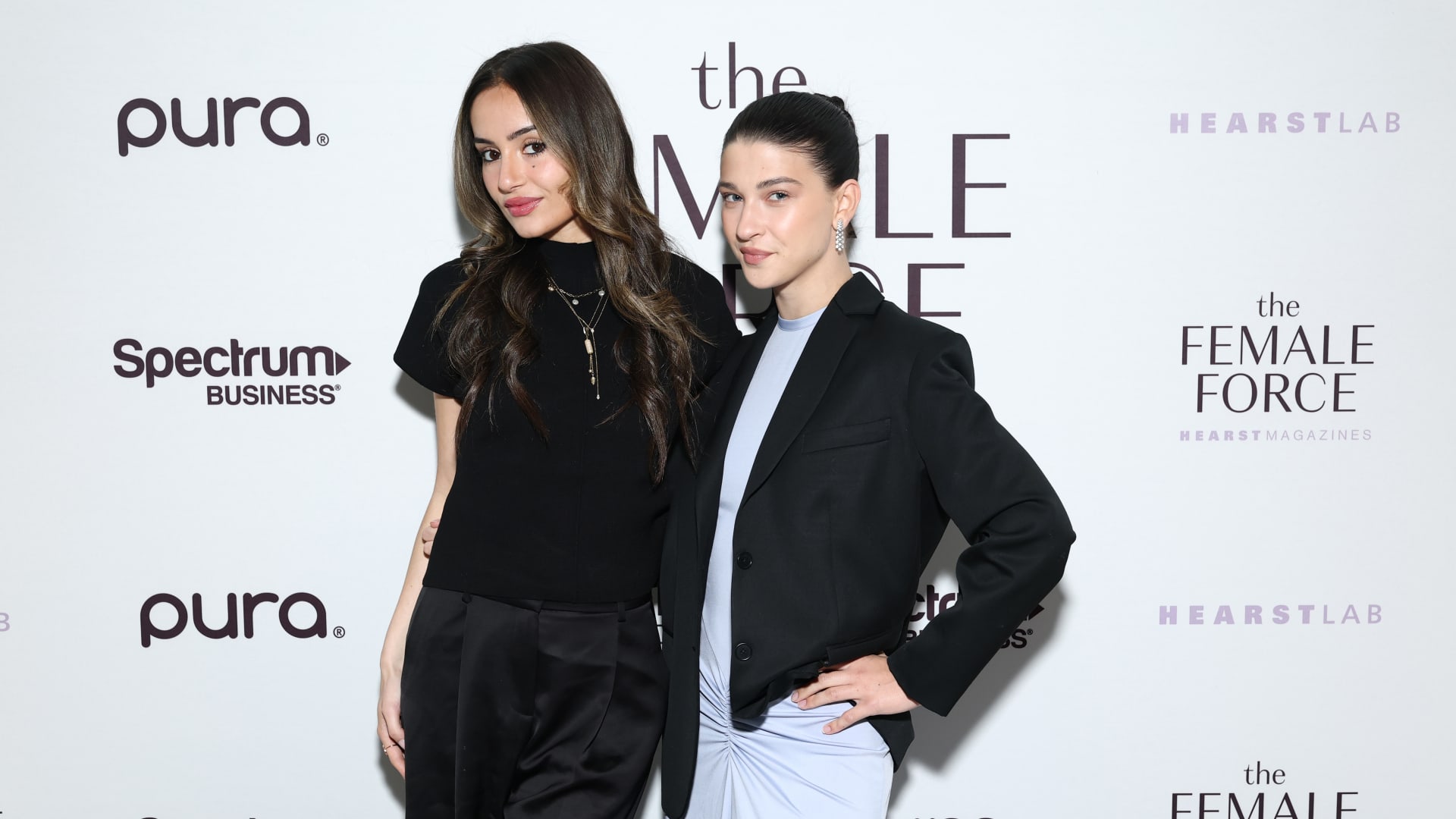 Phia founders say some of their earliest hires came from their DMs—here's the 3-sentence pitch that gets their attention