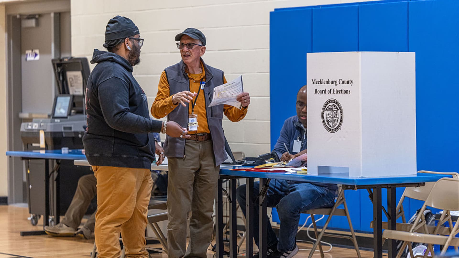 Tax Day proposal to exempt Election Day poll worker pay floated by House Democrats