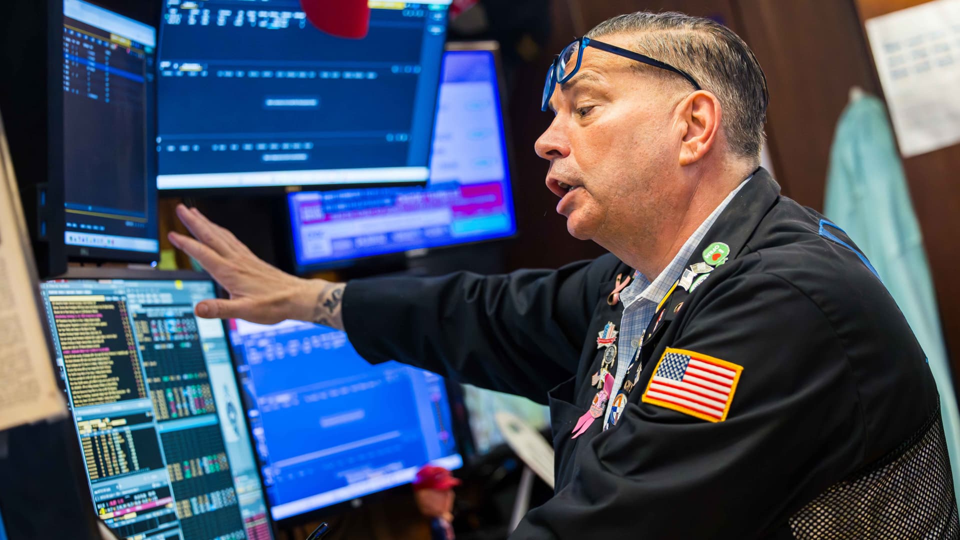 The charts are showing there's more pain ahead for healthcare stocks, says Carter Worth