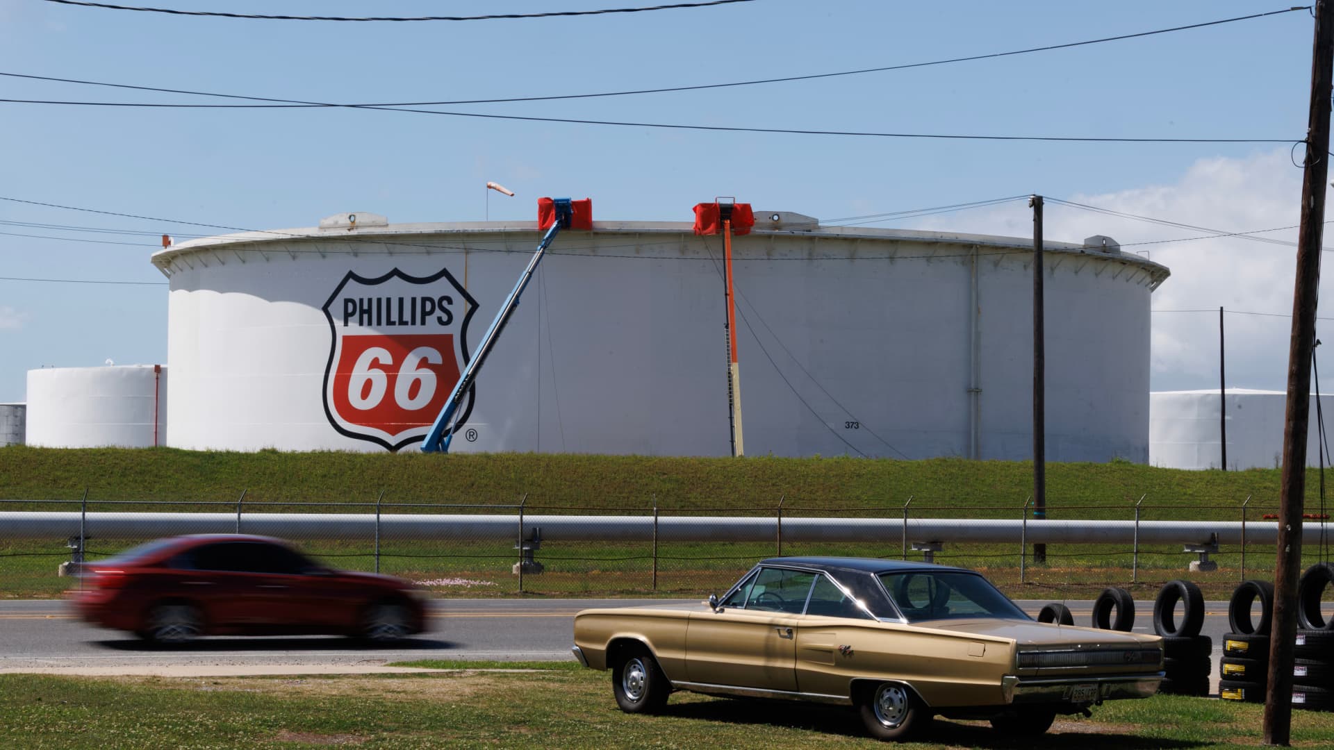 Goldman says buy these dividend-paying energy stocks with upside potential