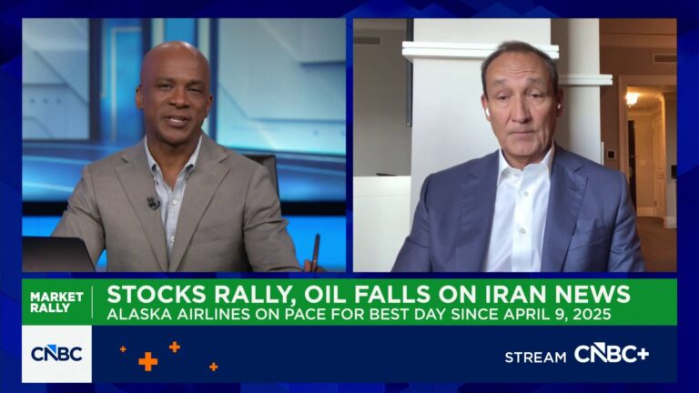 Former United Airlines CEO weighs in on United's potential merger with American Airlines