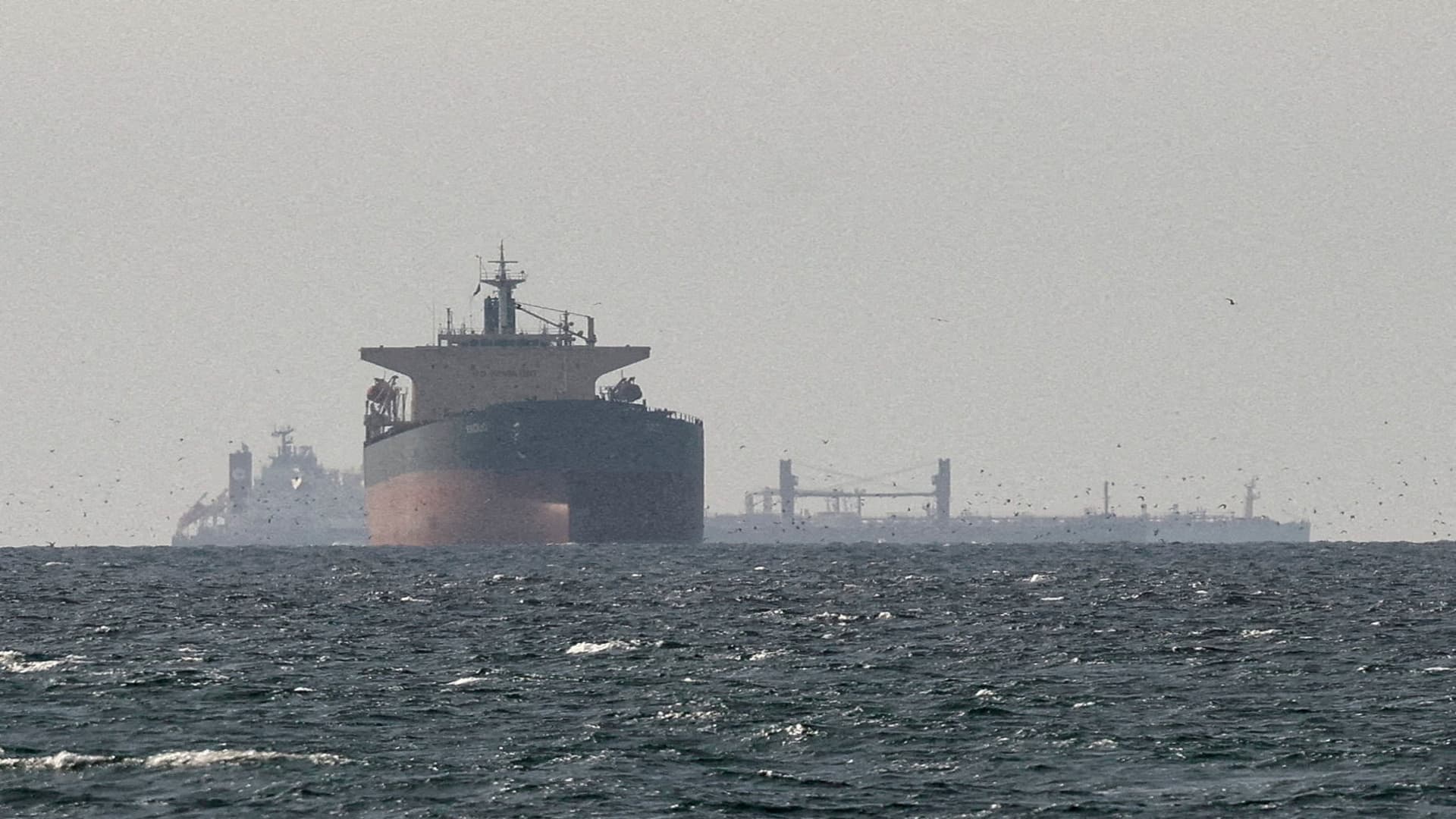 Oil prices jump 7% after Iran and U.S. attack ships as tensions escalate over Strait of Hormuz