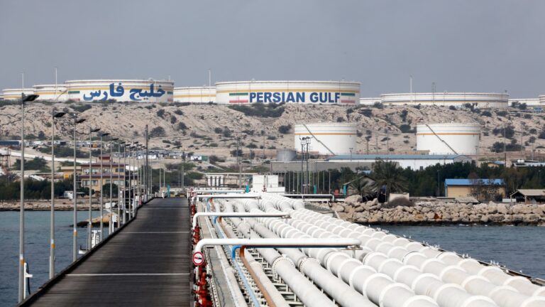 Brent oil tops $104 per barrel on unconfirmed report Iran's top negotiator resigned