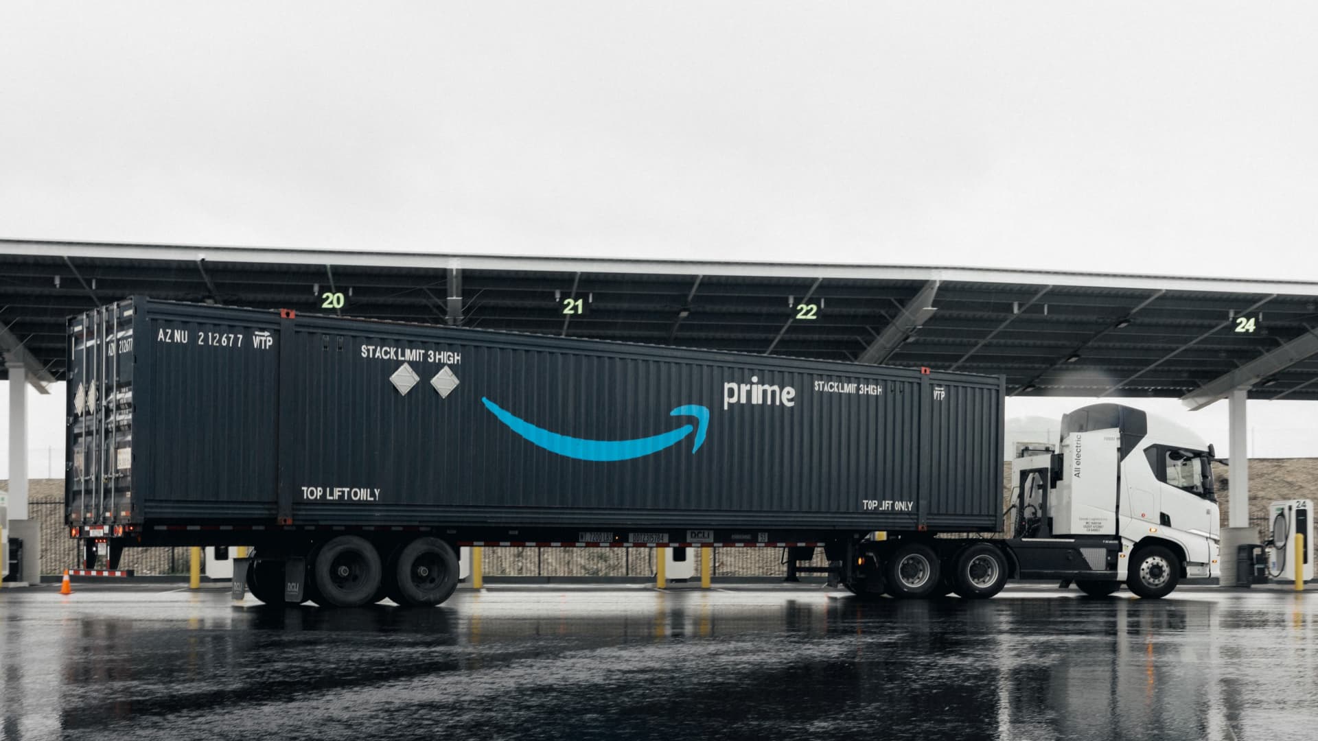 Amazon adding EV trucks from Einride as it spreads bets on freight decarbonization