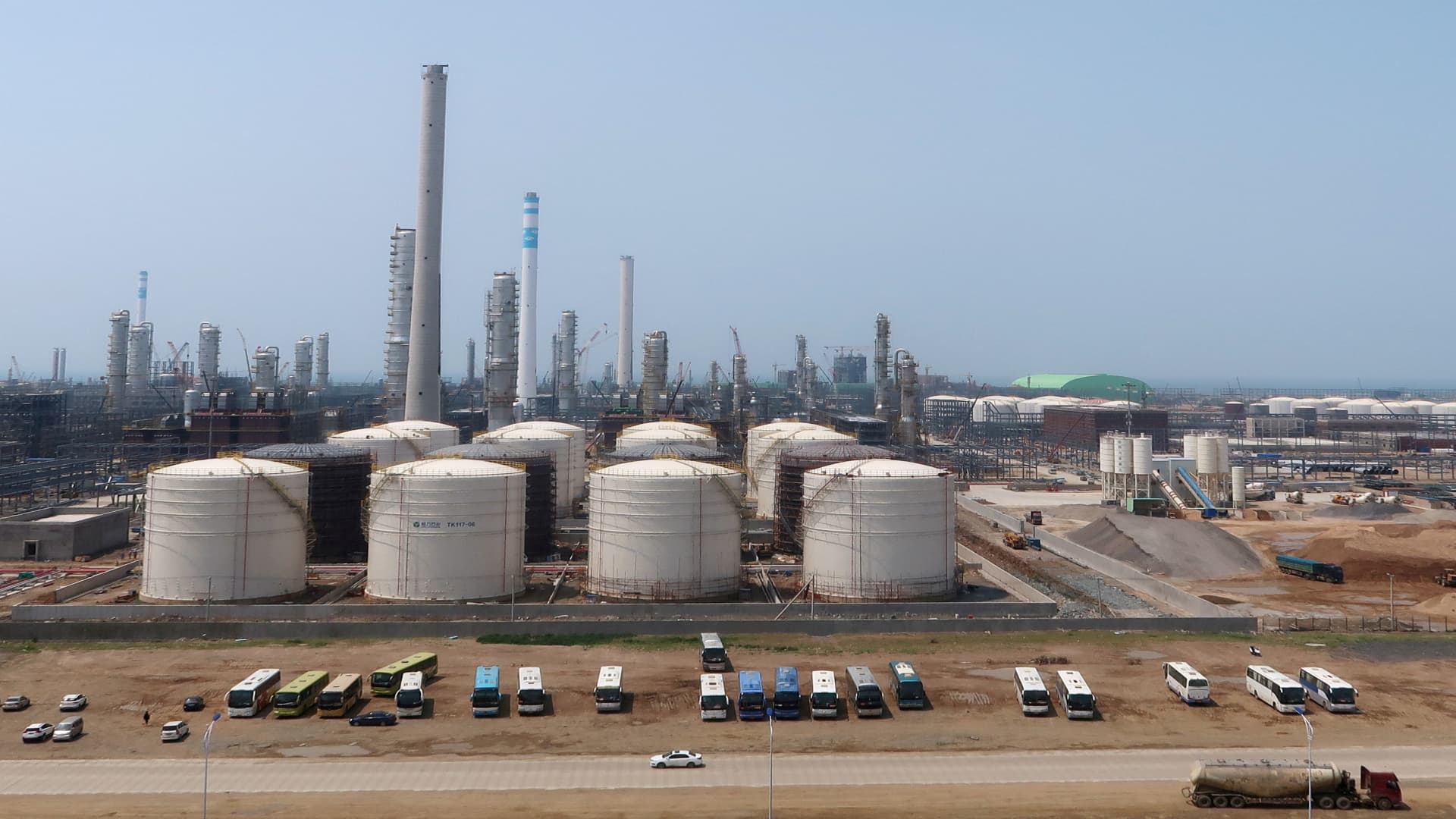 U.S. imposes sanctions on Chinese 'teapot' refinery for buying Iranian oil