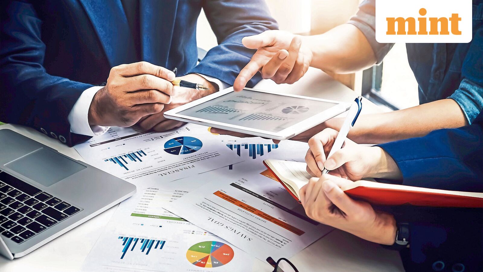 Volatile stock market, falling gold prices: Are long-term government bonds the smart bet now?