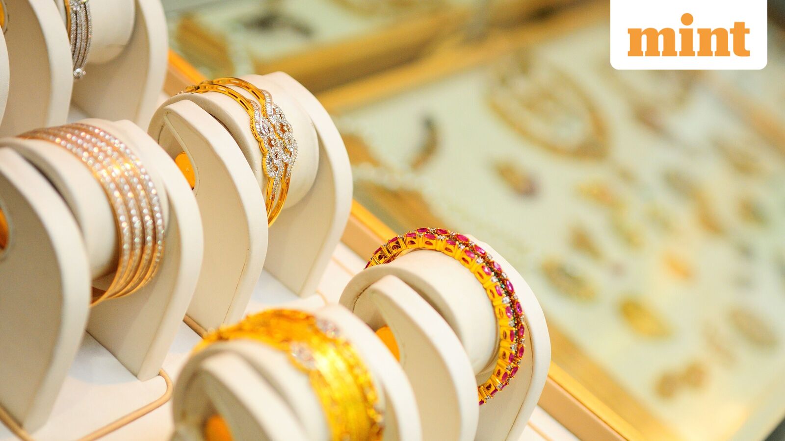 Gold, Silver Outlook: Gold rate set to break 4-week rally; silver price plunges 6% — key levels to watch