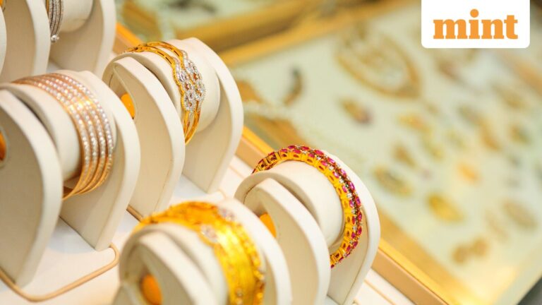 Gold, Silver Rates Today Highlights: MCX gold rate above  ₹1.52 lakh per 10 gm, silver prices bellow  ₹2.4 lakh per kg