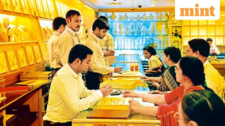 Gold rate rises on MCX amid dollar weakness; US-Iran talks remain in focus