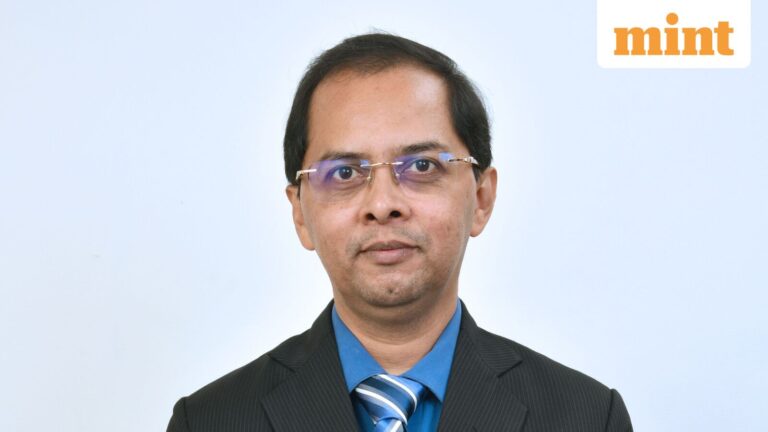 Stocks to buy or sell: Dharmesh Shah of ICICI Sec suggests buying JSW Steel, Power Grid shares on April 27