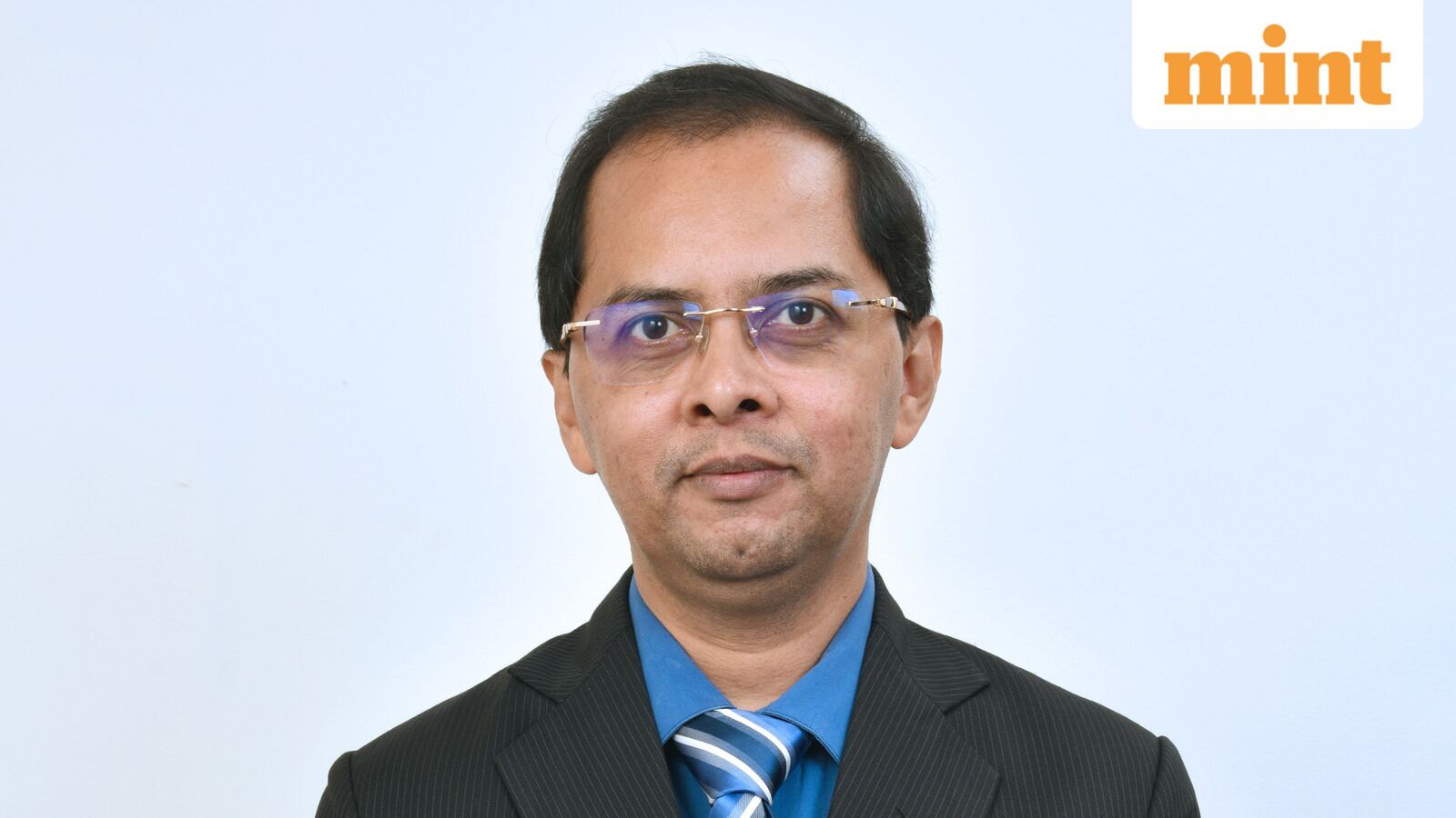 Stocks to buy or sell: Dharmesh Shah of ICICI Sec suggests buying JSW Steel, Power Grid shares on April 27