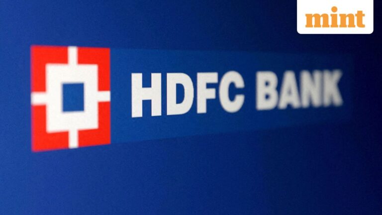 FIIs cut stake in HDFC Bank by 360 bps in March quarter amid 26% stock slump