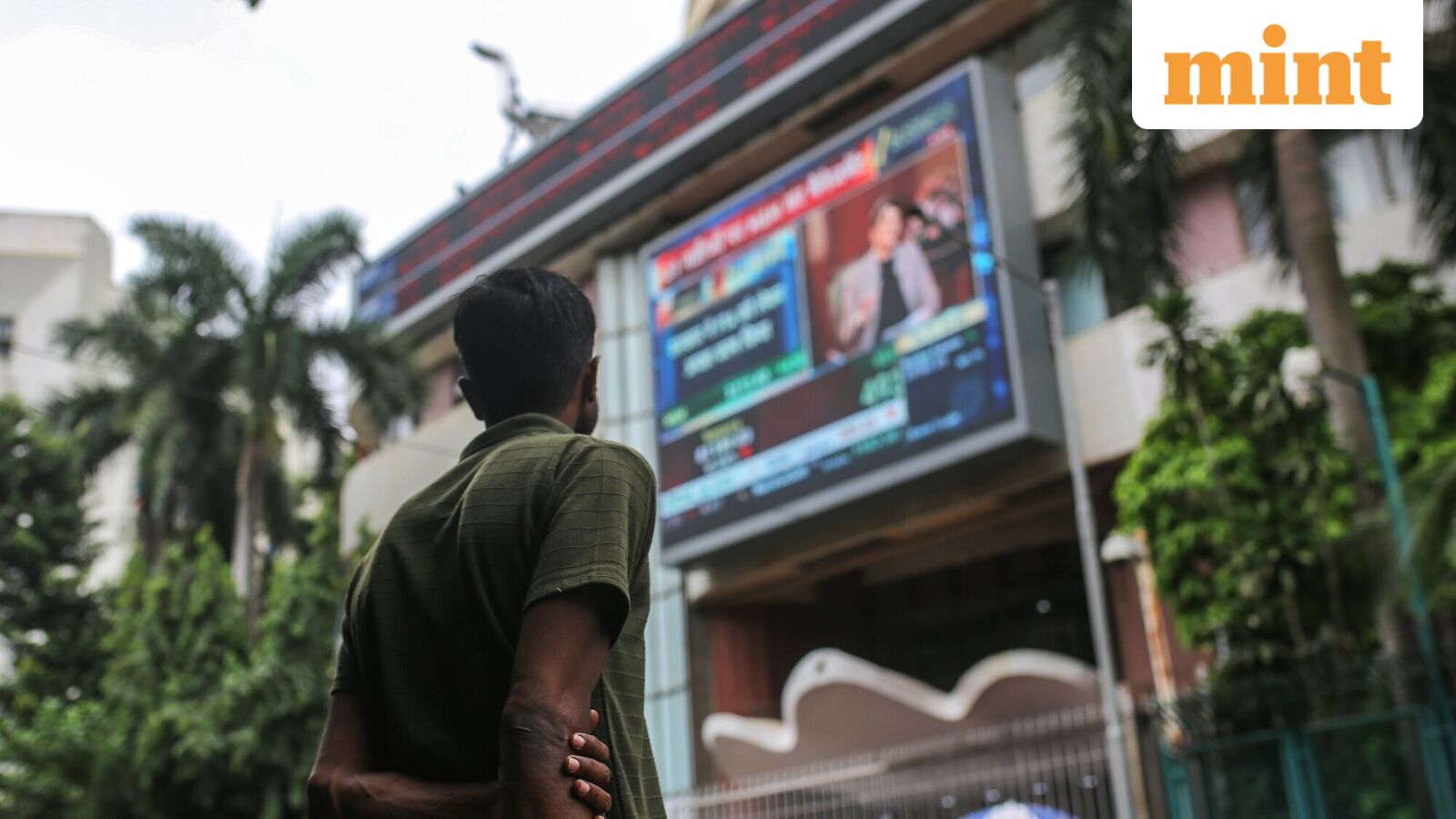 ₹1.22 lakh crore outflows! Is retail investors’ love for SIPs giving FIIs an easy exit route amid market turmoil? | Stock Market News