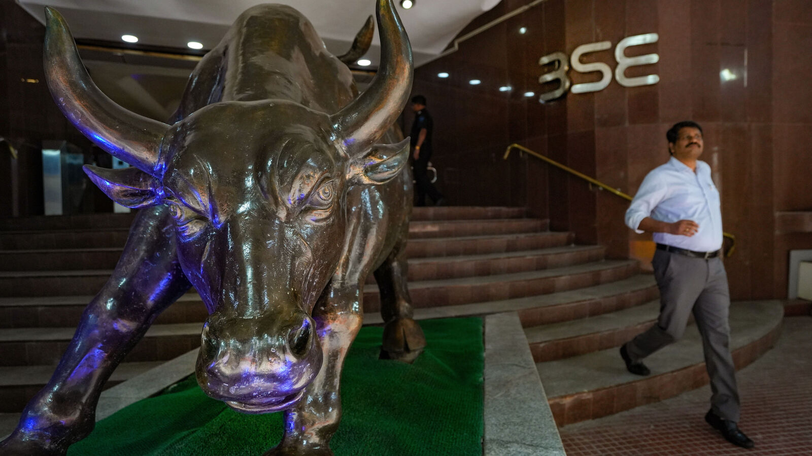 Top Gainers &amp; Losers on April 27: Sun Pharma, Varun Beverages, Suzlon Energy, Anant Raj among top gainers