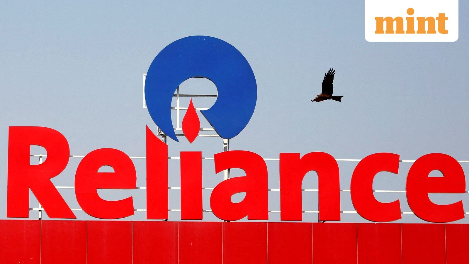 Reliance share price falls over 4%; market cap slips below  ₹18 lakh crore