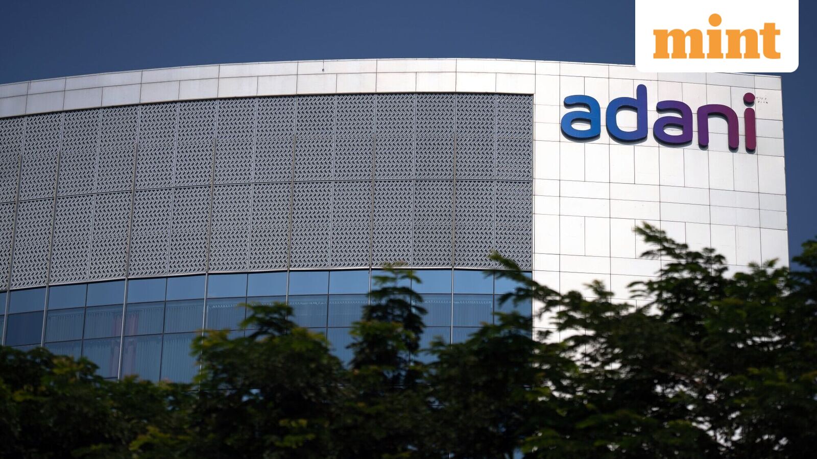 Adani Green Energy Q4 Results: Profit soars 34% YoY to  ₹514 crore; income up 14%