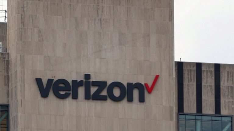 Verizon shares rise over 3% after first quarter sales beat expectations