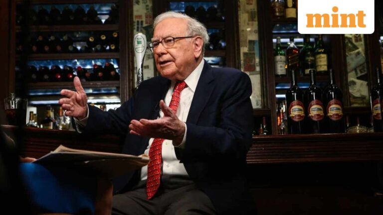 Warren Buffett on economists: ‘They don’t make money buying or selling stocks, but still traders listen to them’