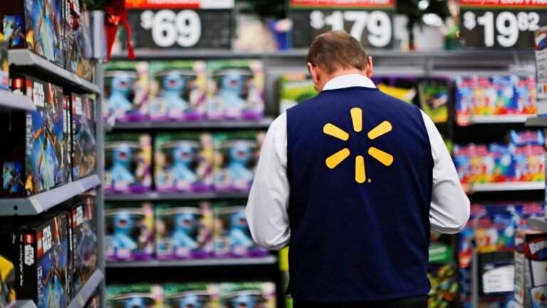 Walmart cuts 1,000 roles to simplify operations, Reuters reports