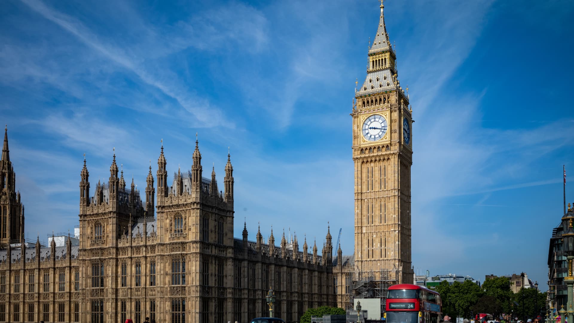 From SALOs to SMIDs: How investors are trading the UK as political turmoil rattles British markets