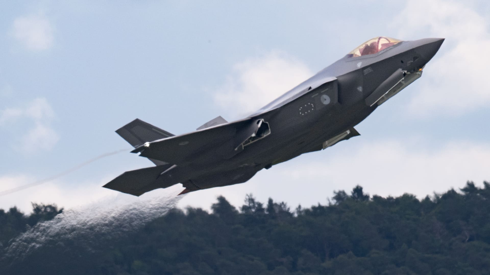 Israel approves plan to buy F-35 and F-15IA fighter jets from Lockheed, Boeing