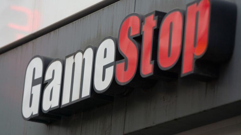 Ryan Cohen makes a longshot run at eBay. Analysts see little chance GameStop can pull it off