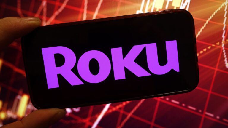 Roku is one of the big earnings winners of the day. Two major analysts see more to go