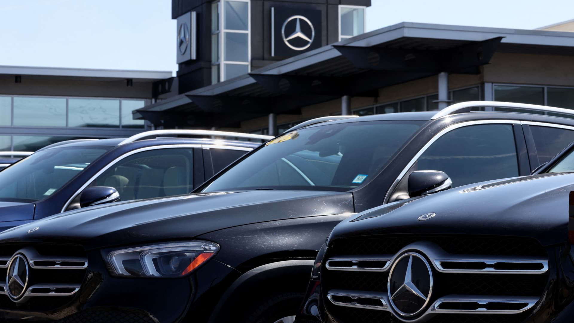 Mercedes-Benz may be shut out of U.S. market under bill aimed at Chinese automaker ownership