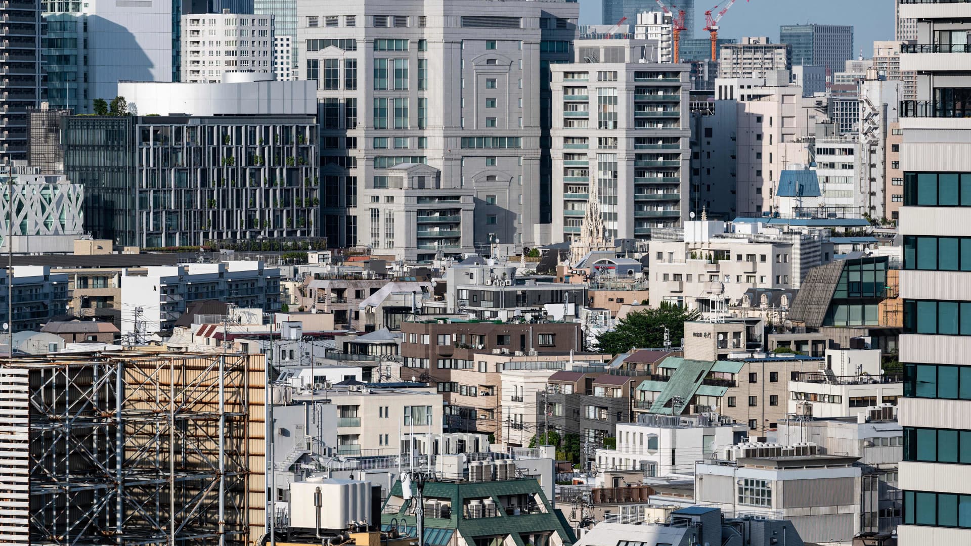 Japan's economy grows at an annualized 2.1% rate in the first quarter, beating expectations