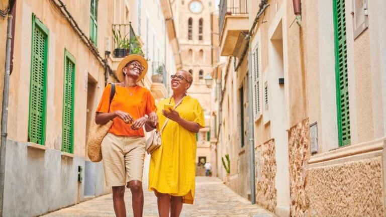 Americans are leaving the U.S. in record numbers and spending hundreds to learn how to do it