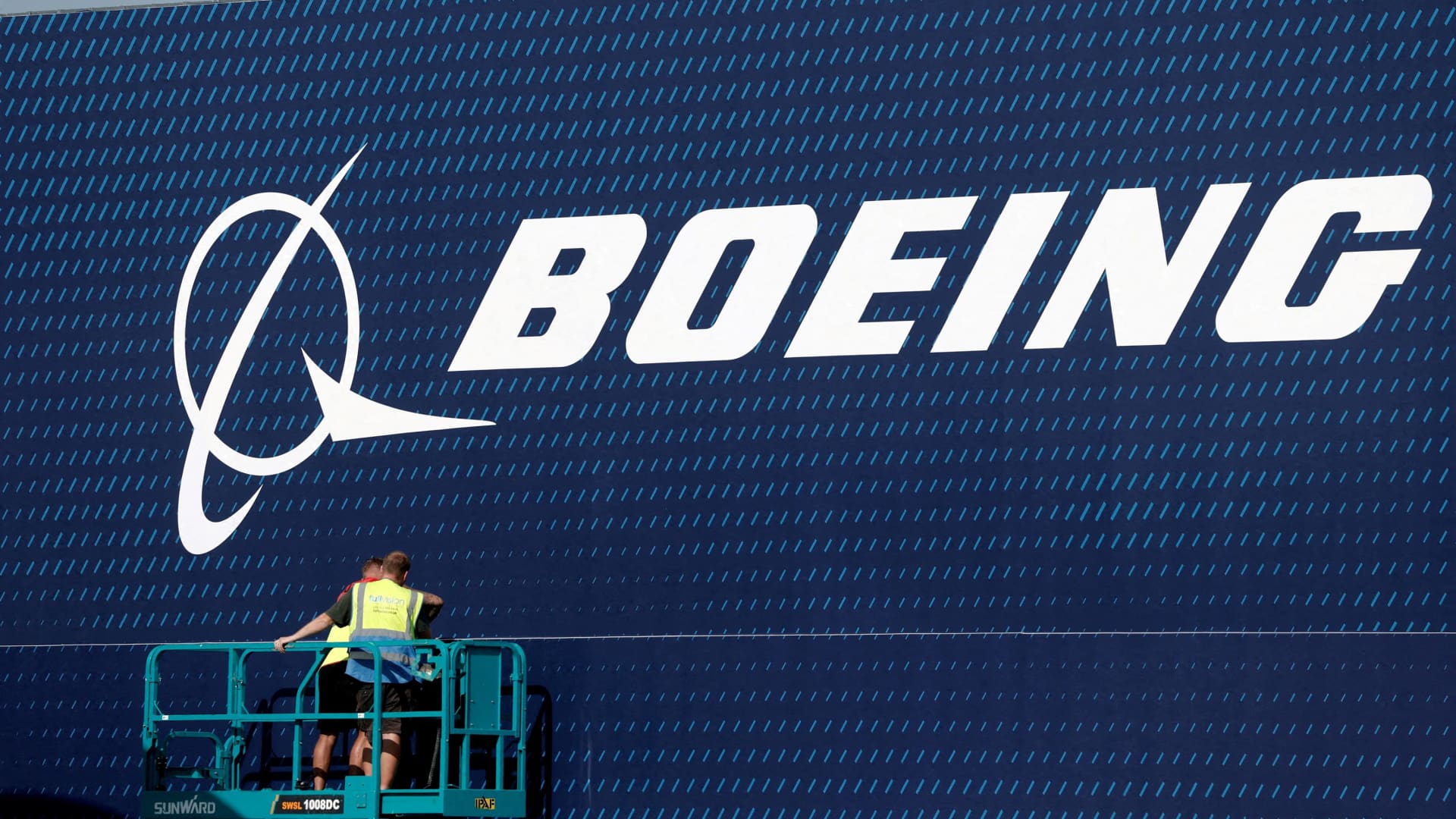 Here's what the latest pickup in Boeing deliveries means for investors