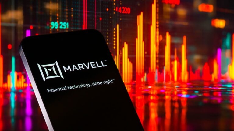 This chip stock has more than tripled in the past year. Analysts say buy more after latest earnings