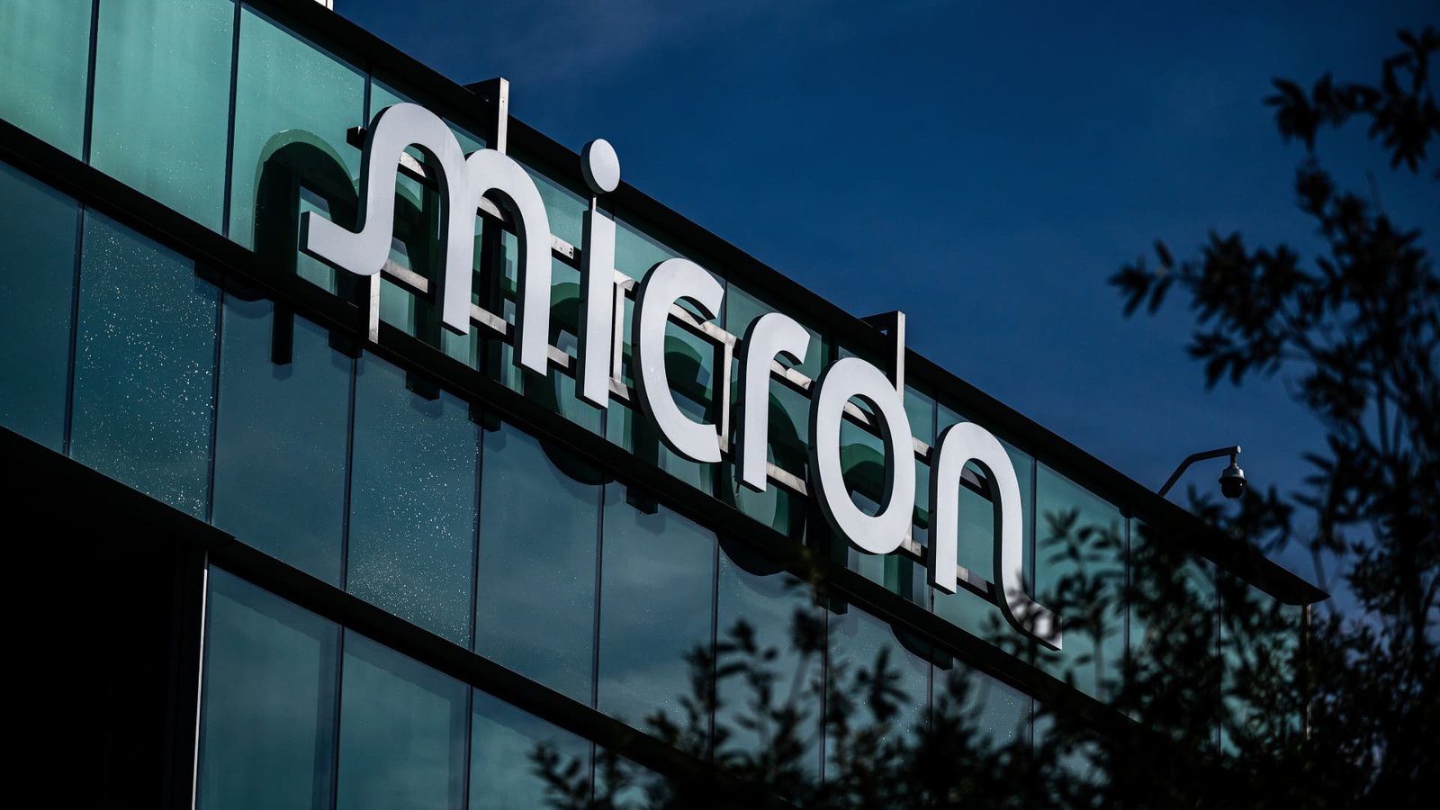 Stocks making the biggest moves midday: Micron Technology, AutoZone, Qualcomm, Oklo & more