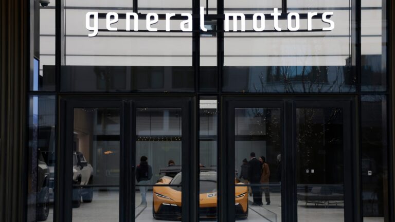 GM cutting hundreds of salaried IT workers as it cuts costs, evaluates needs