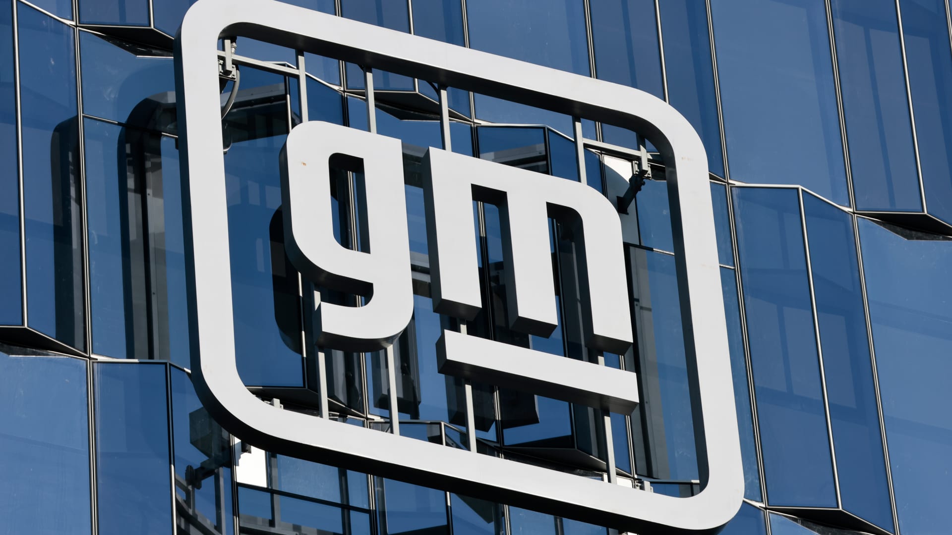 Laid off GM employees describe ominous meeting, AI and severance