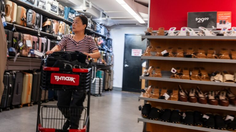 Startup backed by American Eagle CEO reaches unicorn status in latest funding round
