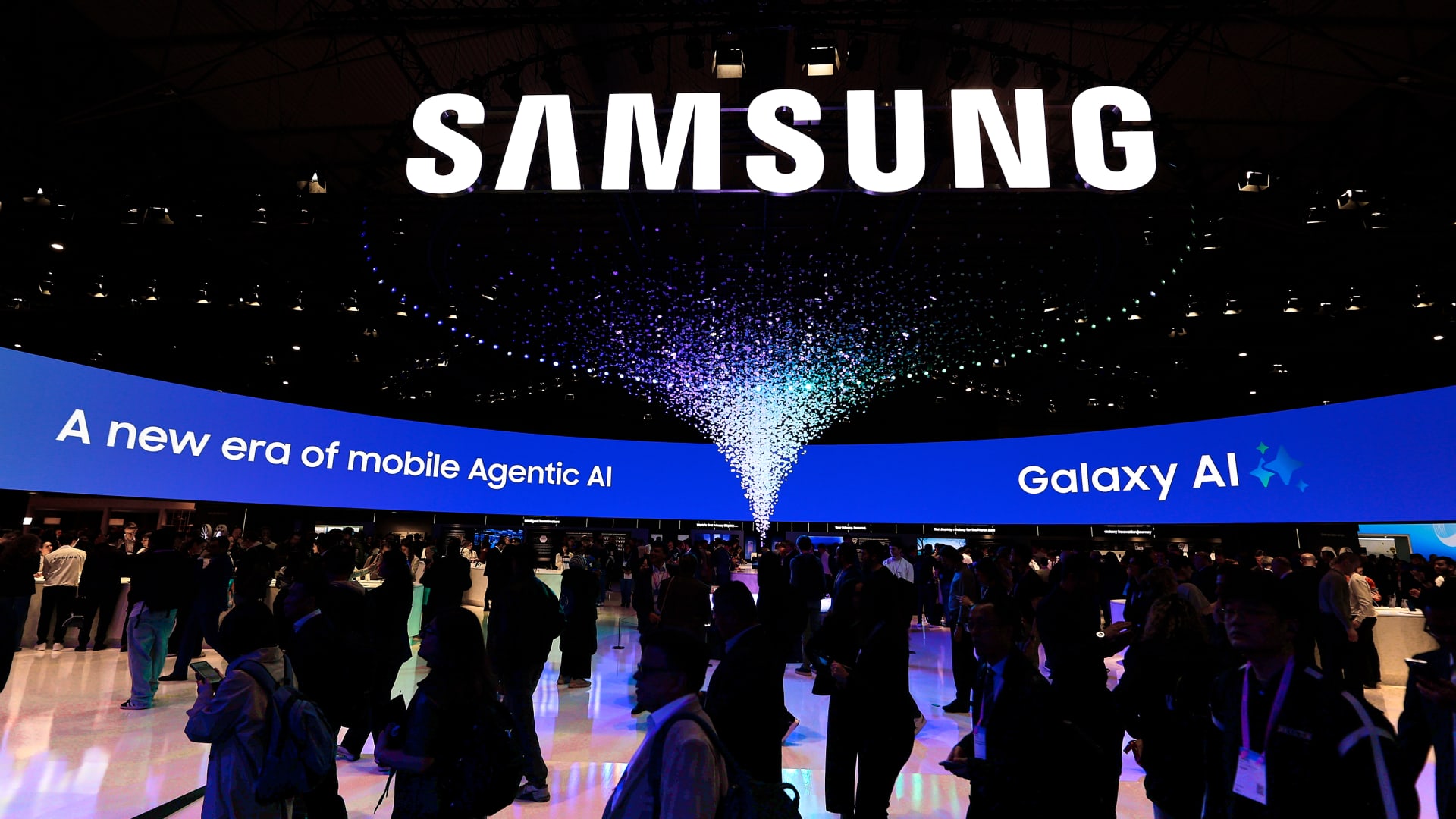 Stocks rally and oil falls. Plus, the implications of Samsung averting a strike