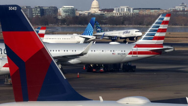 FAA cuts target for air traffic control staffing