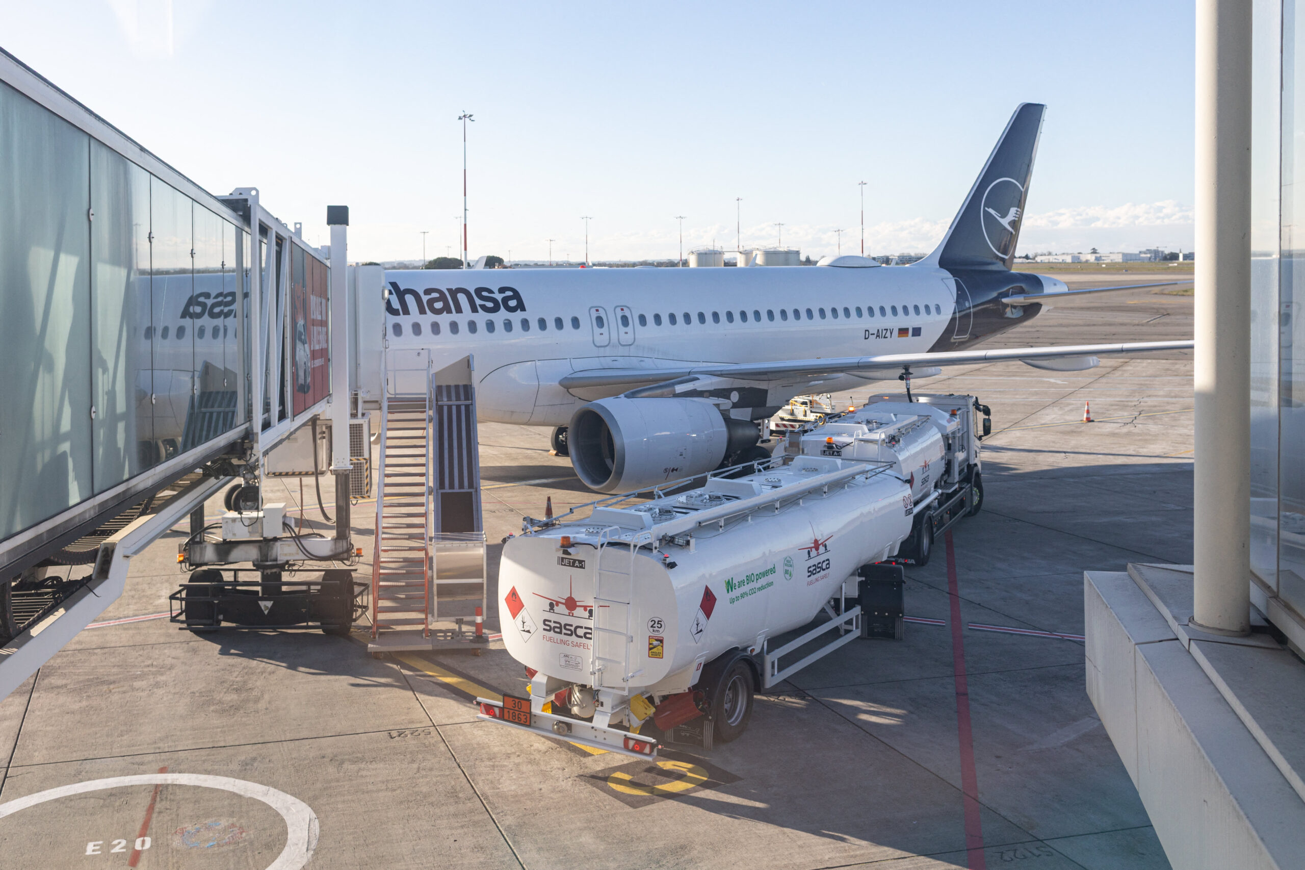 Here's how jet fuel crisis in Europe threatens summer travel plans