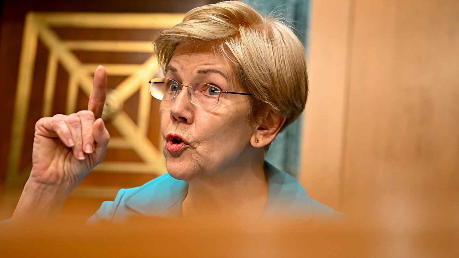 Warren: State Department didn't seek TRANSCOM aid in evacuating Americans from Middle East