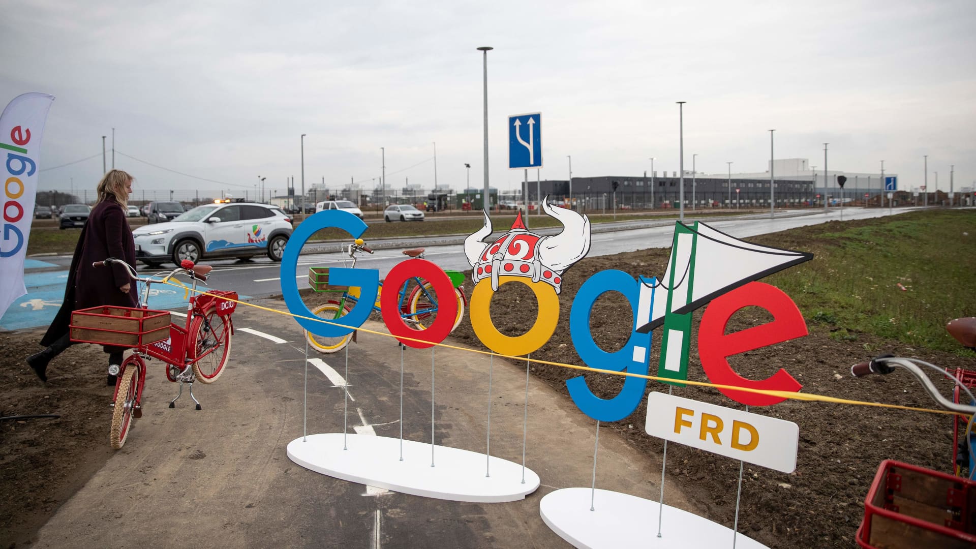 EU plans to fine Google high triple-digit million euro sum, Handelsblatt reports