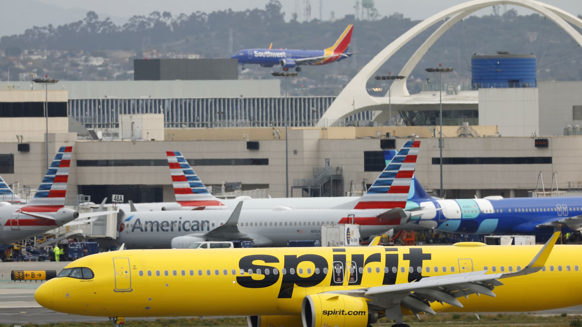 How Spirit Airlines' demise will benefit rivals — and raise airfares even more