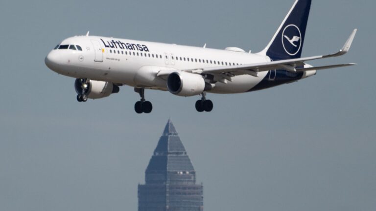 Lufthansa faces nearly $2 billion in extra fuel costs amid Middle East conflict