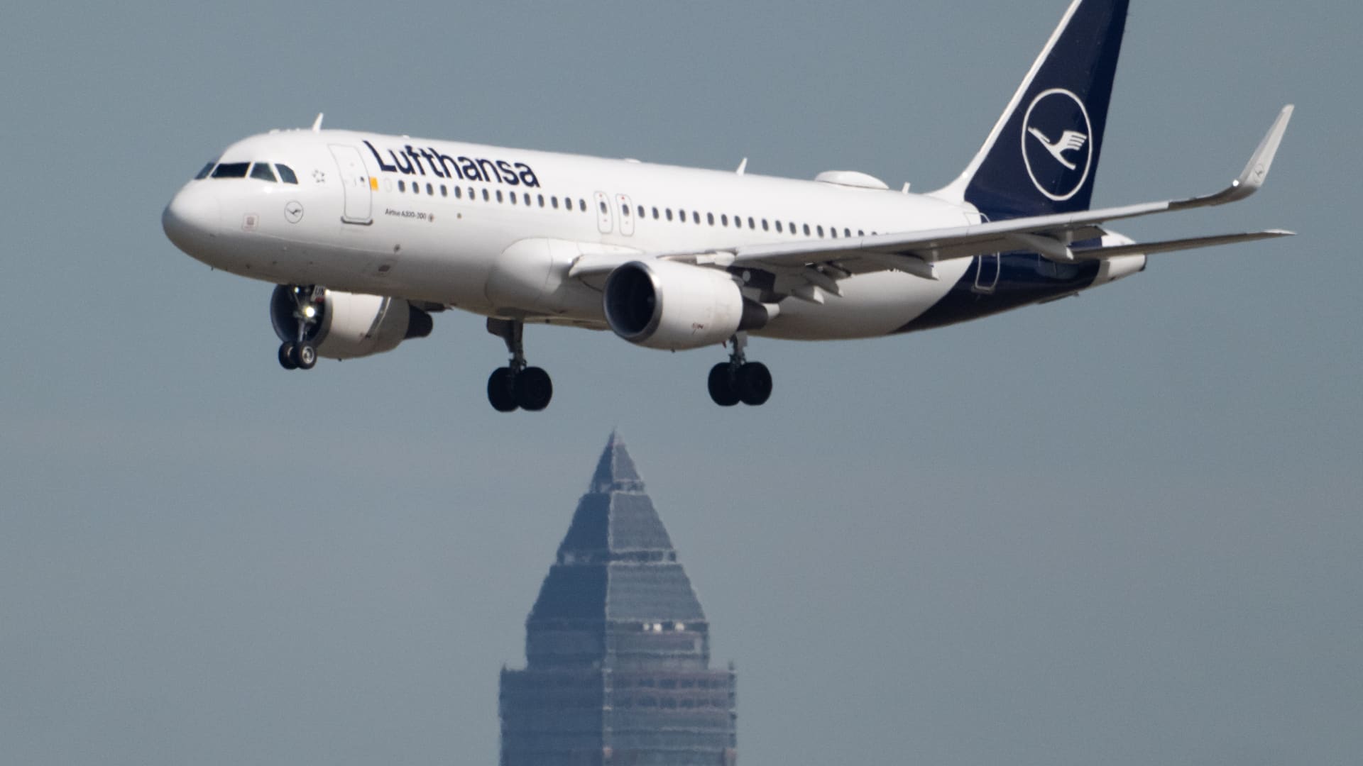Lufthansa faces nearly $2 billion in extra fuel costs amid Middle East conflict