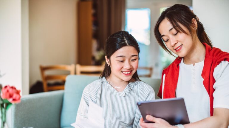 Fidelity Youth vs. Schwab Teen Investor: How the accounts compare