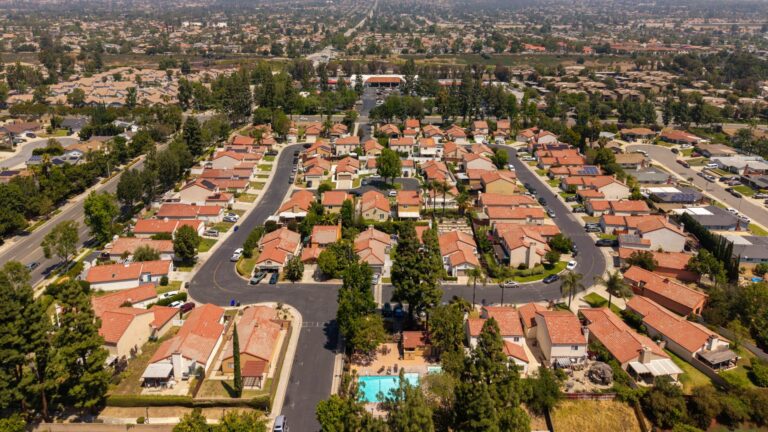 Mortgage refinance demand drops 18% as rates hit highest level since August