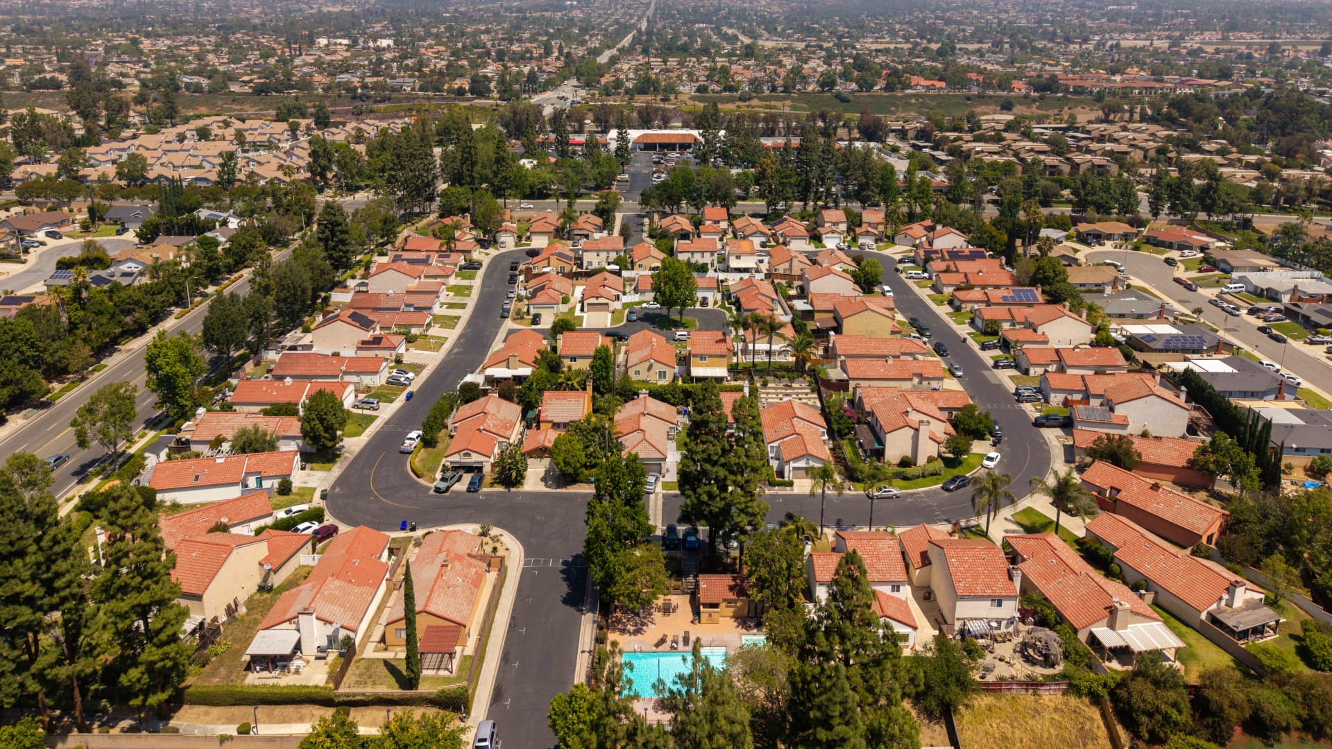 Mortgage refinance demand drops 18% as rates hit highest level since August
