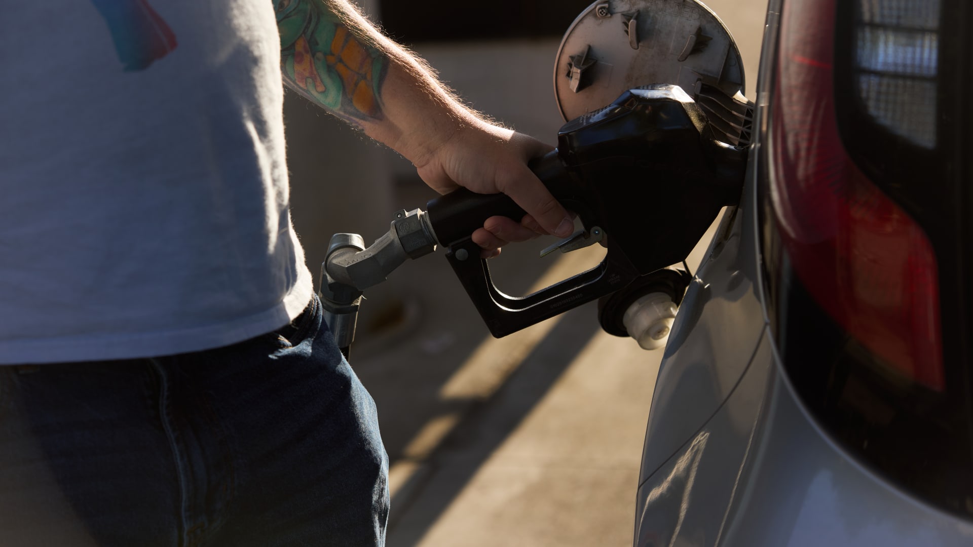 How Walmart's gas price warning shapes our retail outlook — plus, Honeywell's quantum connection