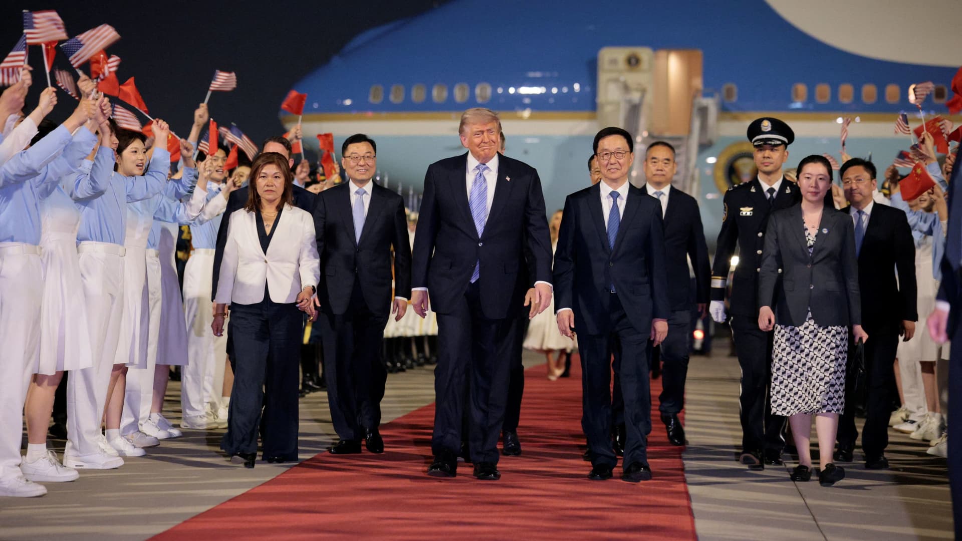 Trump arrives in Beijing with CEOs ahead of Xi meetings